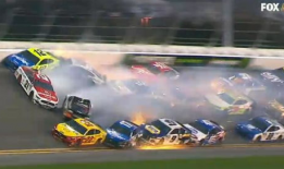 赛车比赛视频,赛车比赛精彩瞬间回顾